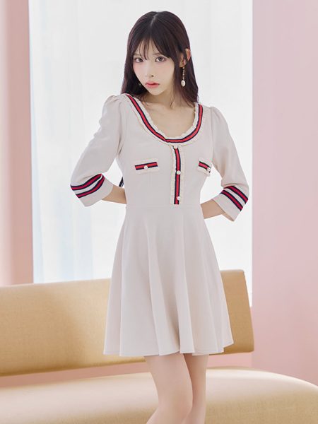異素材ラインパフスリーブ袖ありフレアミニドレスイメージ画像3
