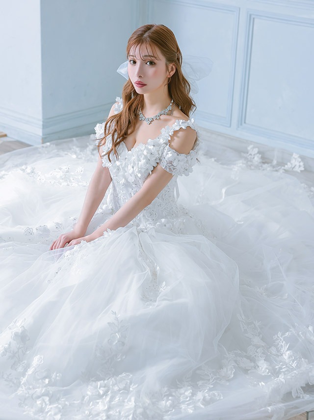 LAブランド直輸入 肩あき立体フラワー刺繍ビジューふわふわゴージャスロングバースデードレスのイメージ画像3