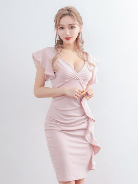 フリー卓で指名が取りやすい！清楚で大人っぽいピンクベージュの袖ありタイトドレス
