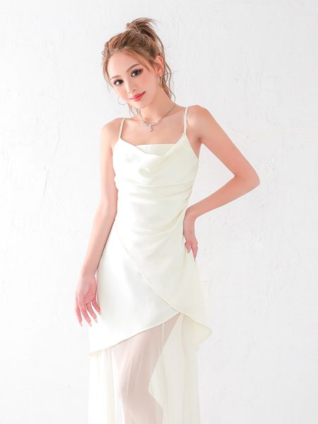 上品なキャミソールAラインロングドレス。露出を抑えたシースルー素材で同伴にもおすすめ。