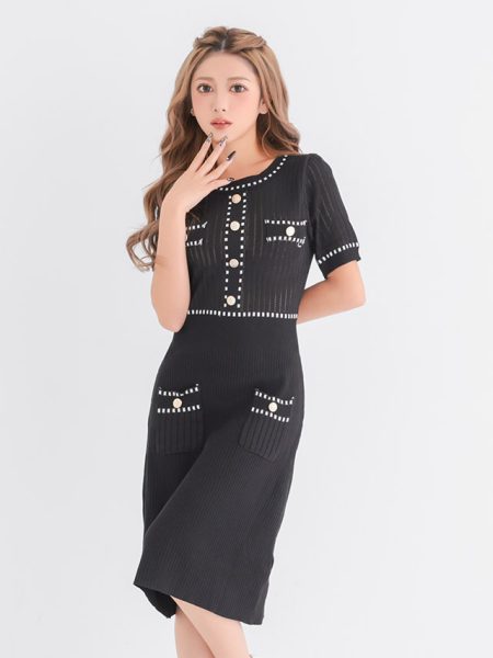 配色ステッチがおしゃれなニットワンピース。ブラジャーのまま着用可能な、同伴に便利なキャバドレス。